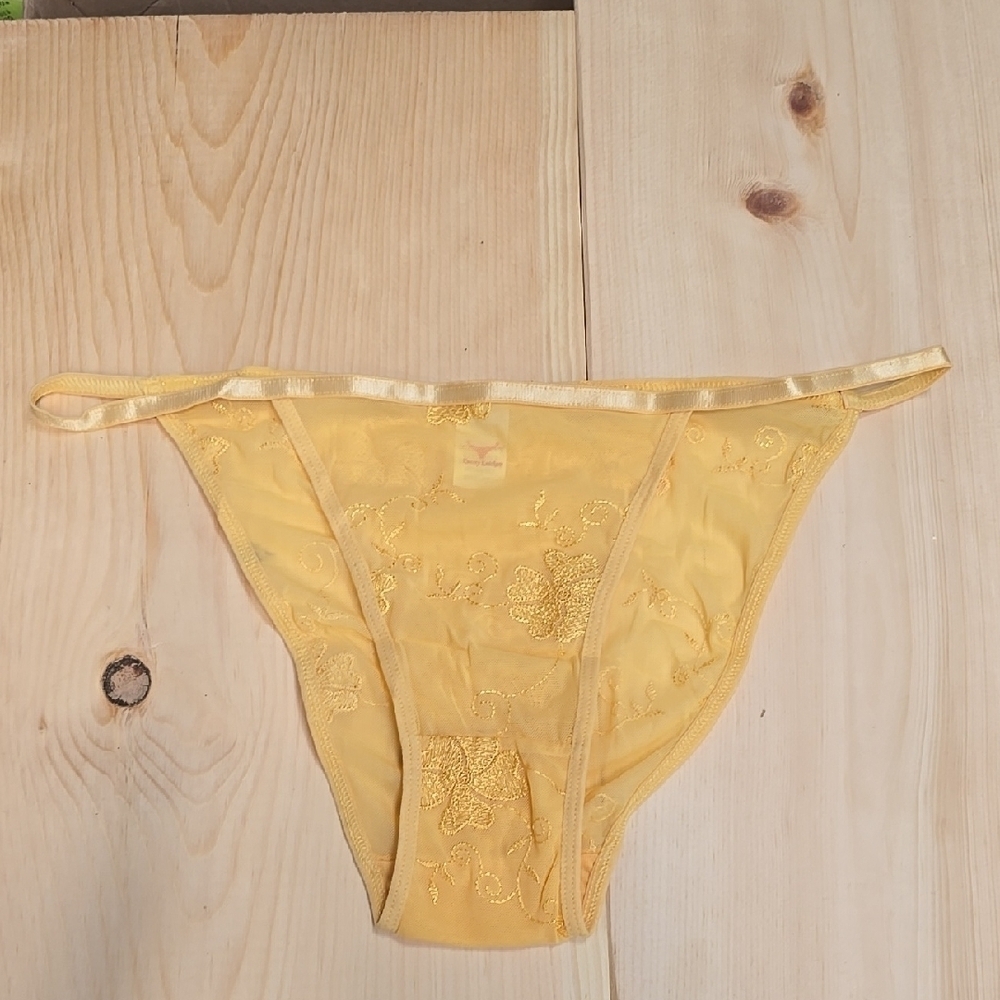 Knotty S XL Yellow Lace Panties